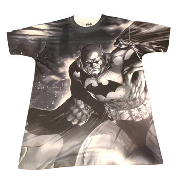 Batman 3D Theme Pullover Shirt Short Sleeve Silky Feel Polyester Size M 38-40 - Picture 1 of 7